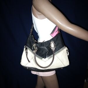 B. Makowsky 3-Tone Crossbody Leather Bag.